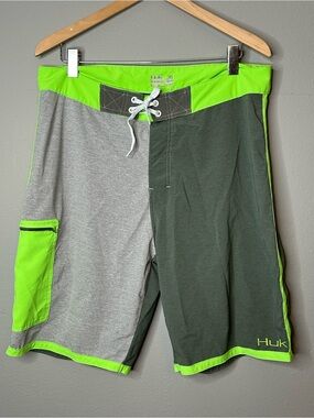 Huk Men’s Gray & Neon Green Split-Panel Swim Board Shorts